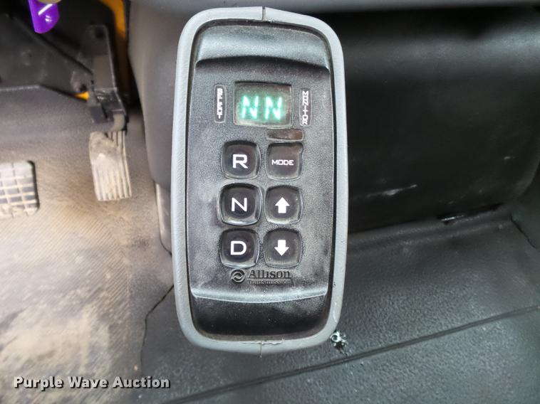 image for item DC6778 2007 International 7400 dump truck