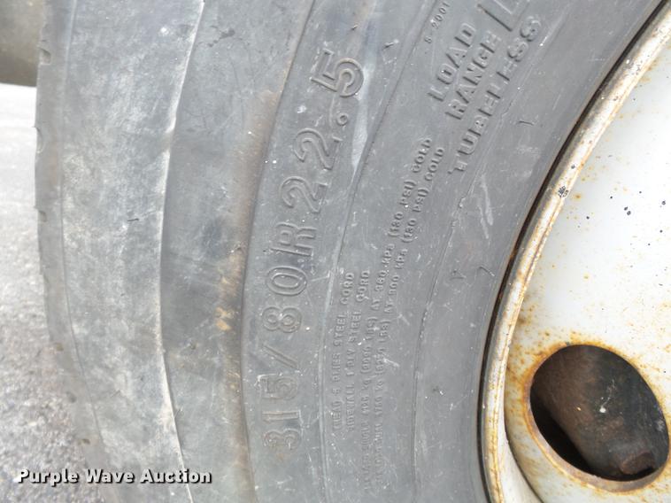 image for item DC6786 2002 International 7400 dump truck