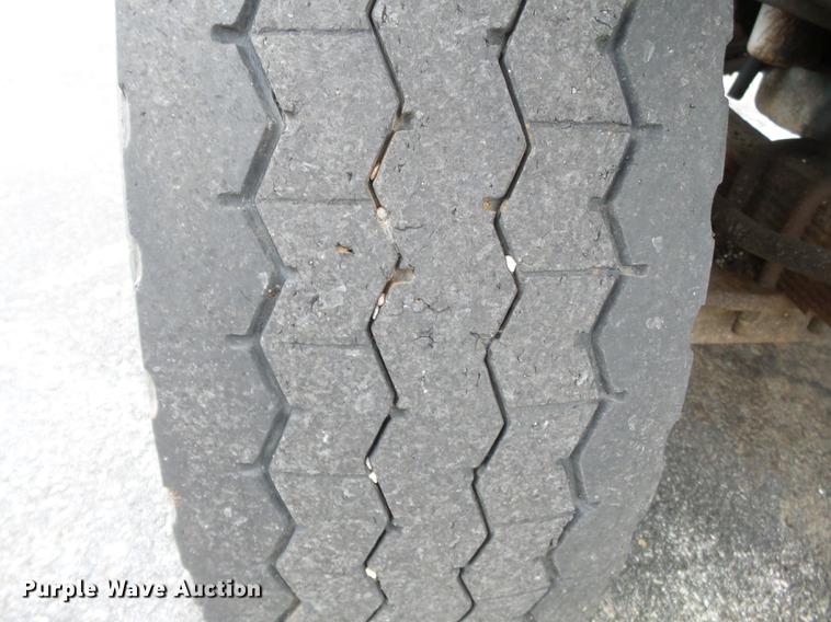 image for item DC6786 2002 International 7400 dump truck