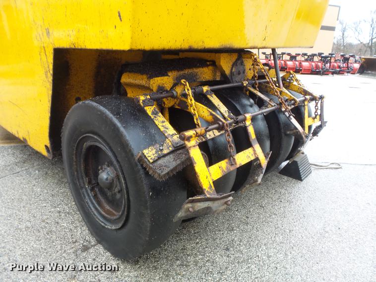 image for item DC7449 Ferguson SP-915 pneumatic roller