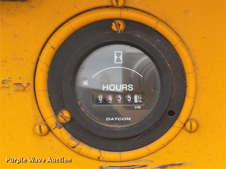 image for item DC7449 Ferguson SP-915 pneumatic roller