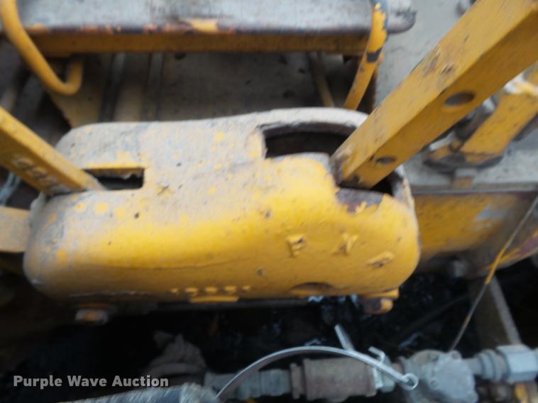 image for item DC7449 Ferguson SP-915 pneumatic roller