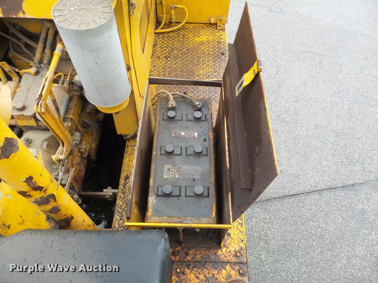 image for item DC7449 Ferguson SP-915 pneumatic roller