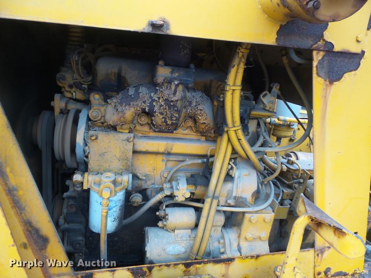 image for item DC7449 Ferguson SP-915 pneumatic roller