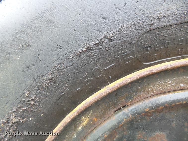 image for item DC7449 Ferguson SP-915 pneumatic roller