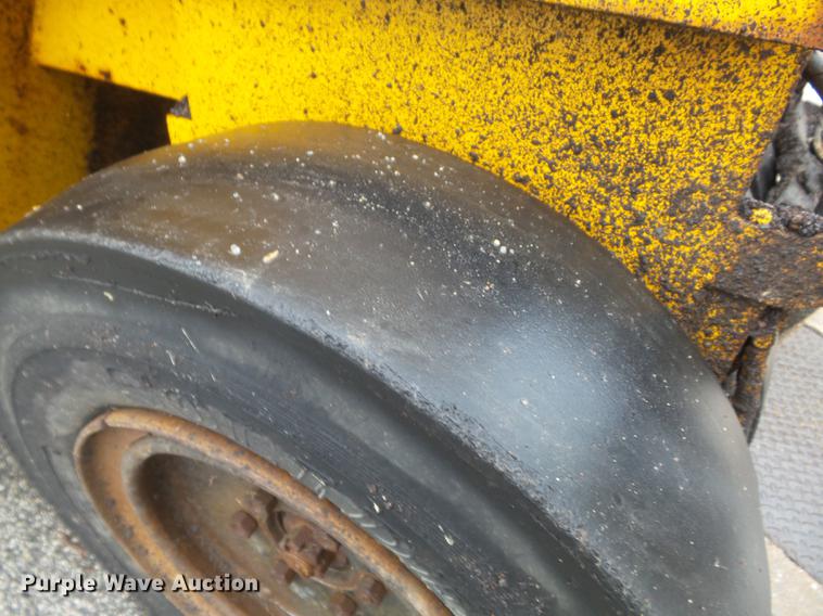 image for item DC7449 Ferguson SP-915 pneumatic roller