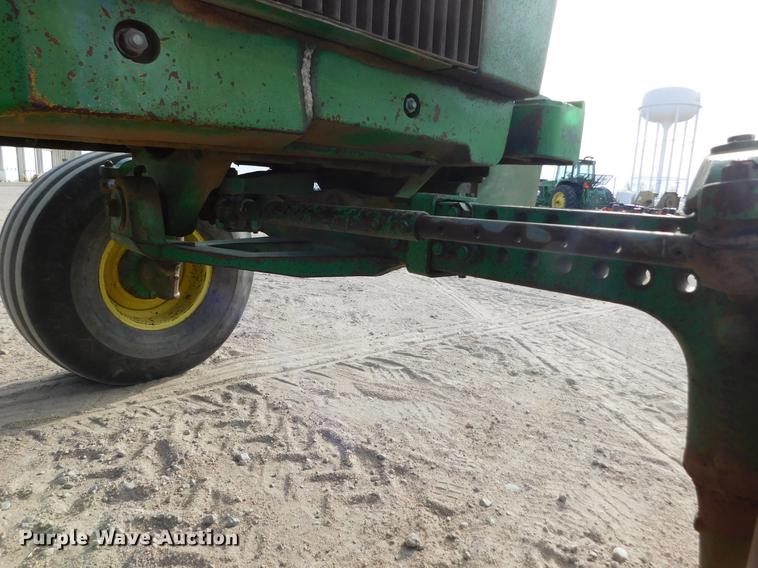 image for item DC8380 John Deere 4640 tractor