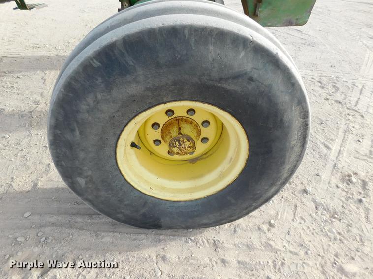 image for item DC8380 John Deere 4640 tractor