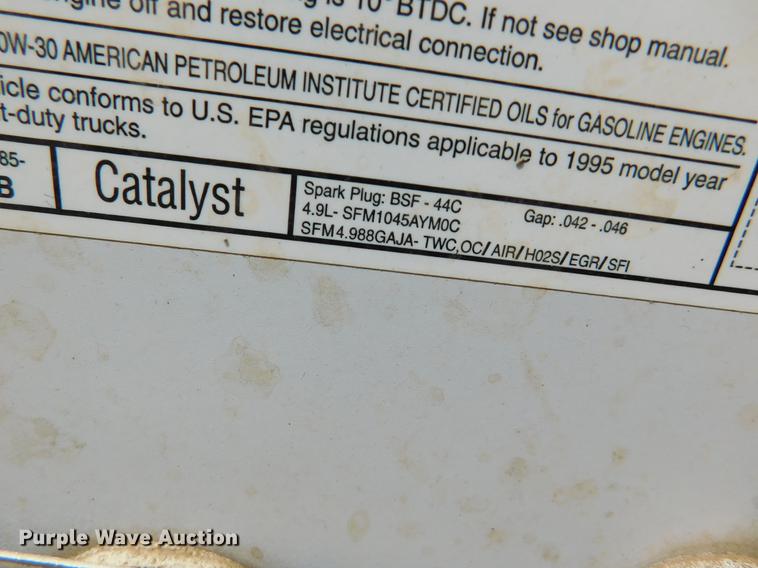 image for item DC8394 1995 Ford F150 XL pickup truck