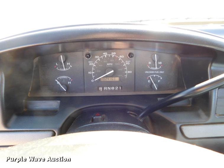 image for item DC8394 1995 Ford F150 XL pickup truck