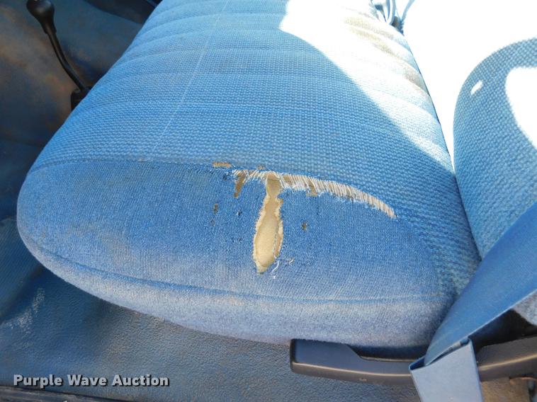 image for item DC8394 1995 Ford F150 XL pickup truck