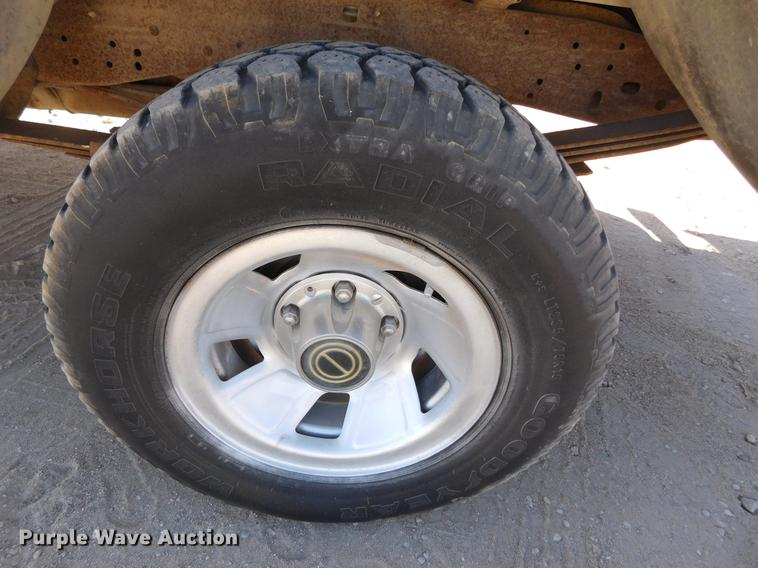 image for item DC8394 1995 Ford F150 XL pickup truck