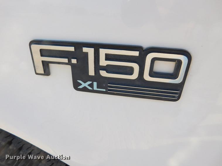 image for item DC8394 1995 Ford F150 XL pickup truck