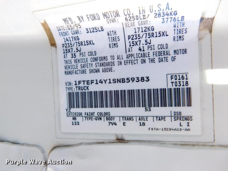 image for item DC8394 1995 Ford F150 XL pickup truck