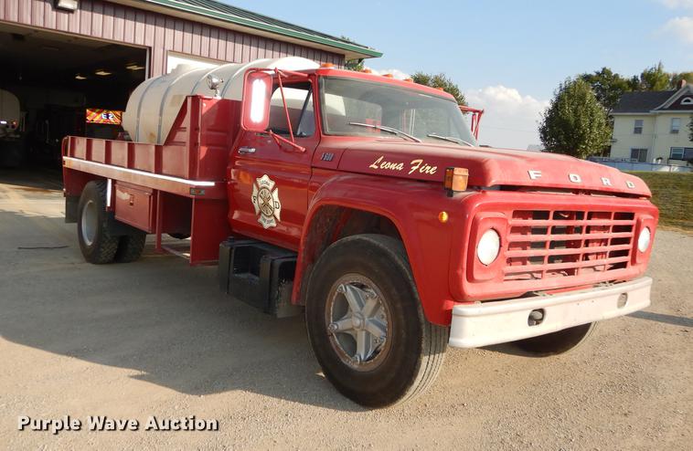 image for item DD0761 1978 Ford F600 fire truck