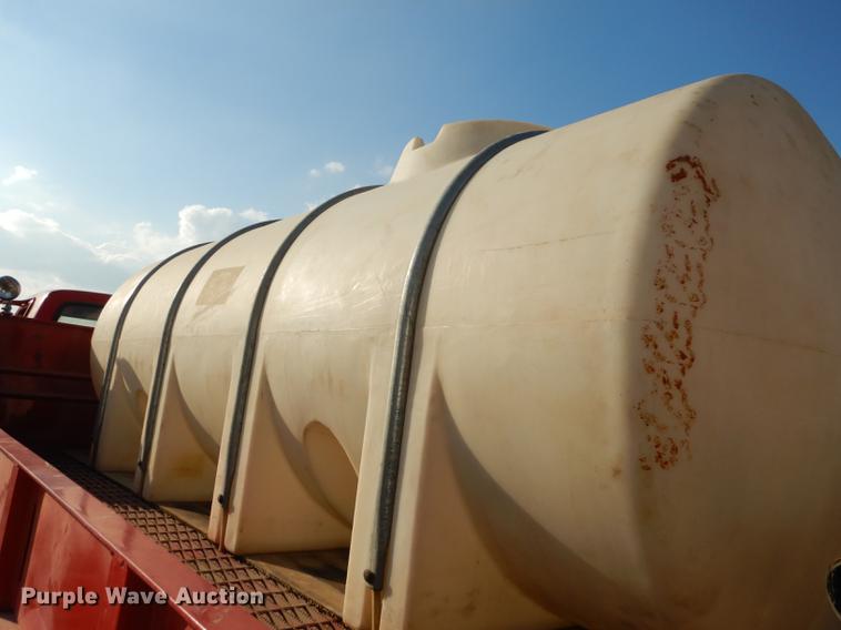 image for item DD0761 1978 Ford F600 fire truck