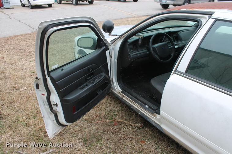 image for item DD1382 2006 Ford Crown Victoria Police Interceptor