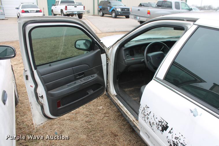 image for item DD1383 2005 Ford Crown Victoria Police Interceptor