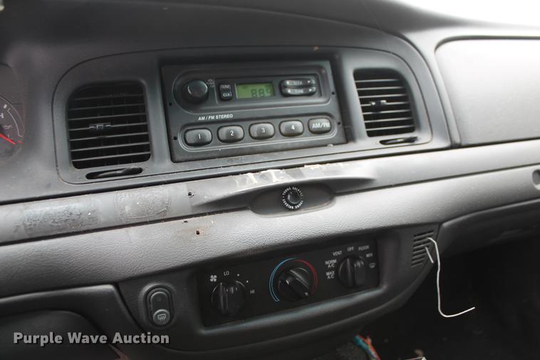 image for item DD1383 2005 Ford Crown Victoria Police Interceptor