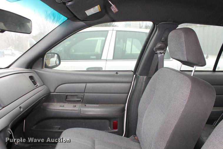 image for item DD1383 2005 Ford Crown Victoria Police Interceptor