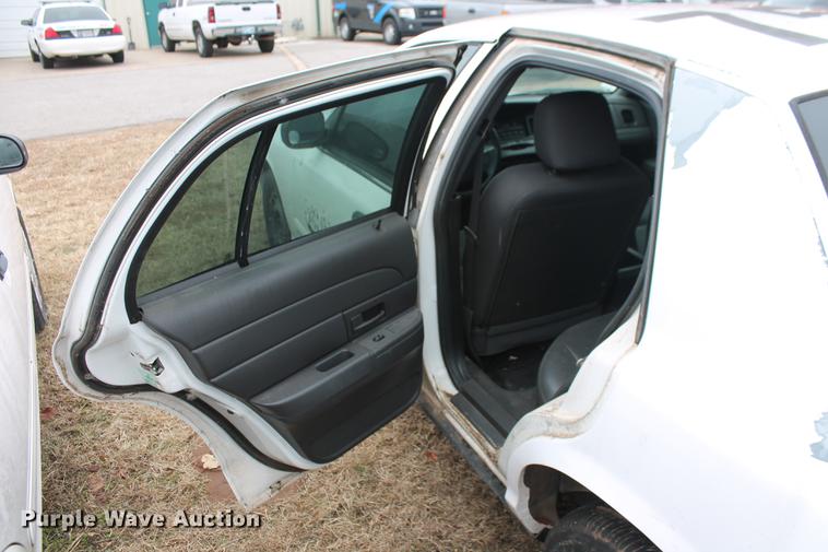 image for item DD1383 2005 Ford Crown Victoria Police Interceptor