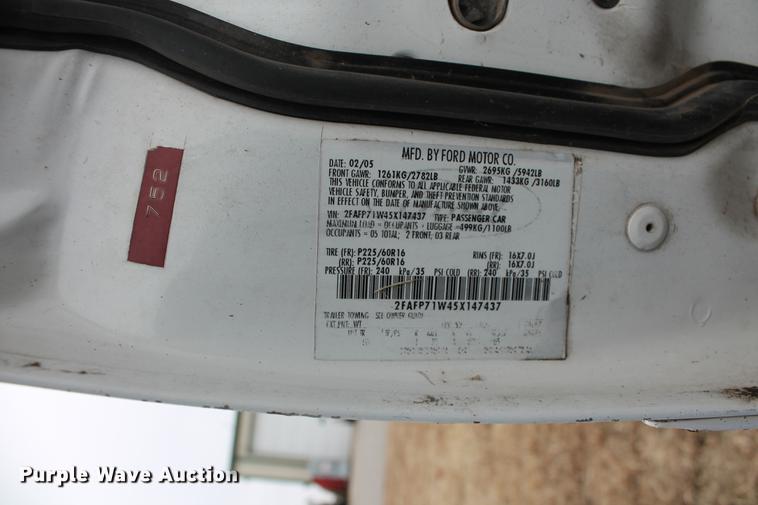 image for item DD1383 2005 Ford Crown Victoria Police Interceptor