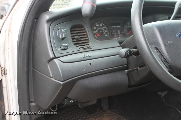 image for item DD1384 2006 Ford Crown Victoria Police Interceptor
