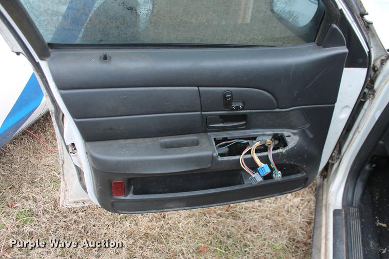 image for item DD1385 2006 Ford Crown Victoria Police Interceptor