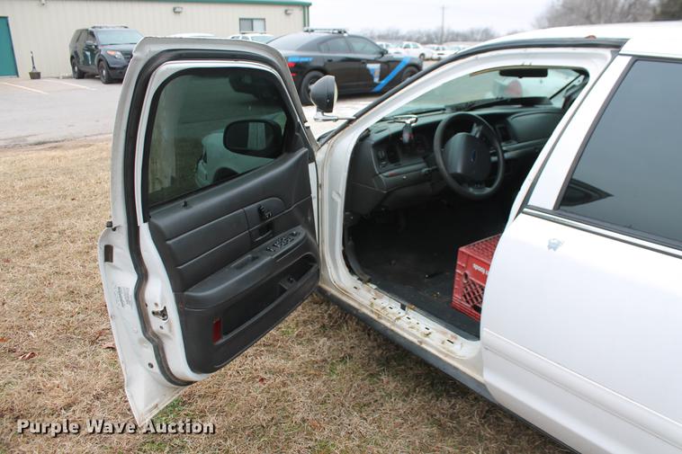 image for item DD1386 2005 Ford Crown Victoria Police Interceptor