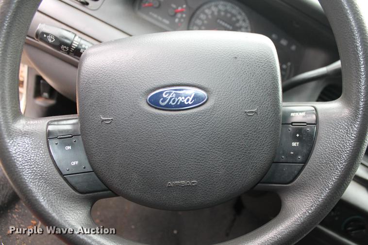 image for item DD1386 2005 Ford Crown Victoria Police Interceptor