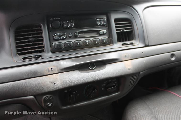 image for item DD1386 2005 Ford Crown Victoria Police Interceptor