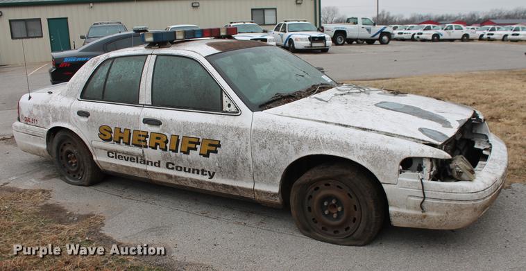 image for item DD1387 2005 Ford Crown Victoria Police Interceptor