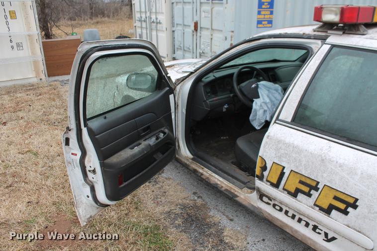 image for item DD1387 2005 Ford Crown Victoria Police Interceptor