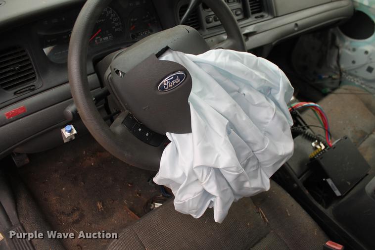 image for item DD1387 2005 Ford Crown Victoria Police Interceptor