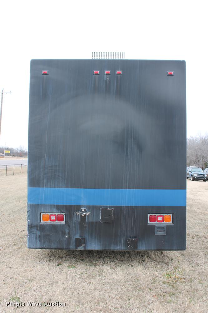 image for item DD1388 1994 International 1652-SC mobile command center