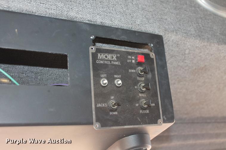 image for item DD1388 1994 International 1652-SC mobile command center