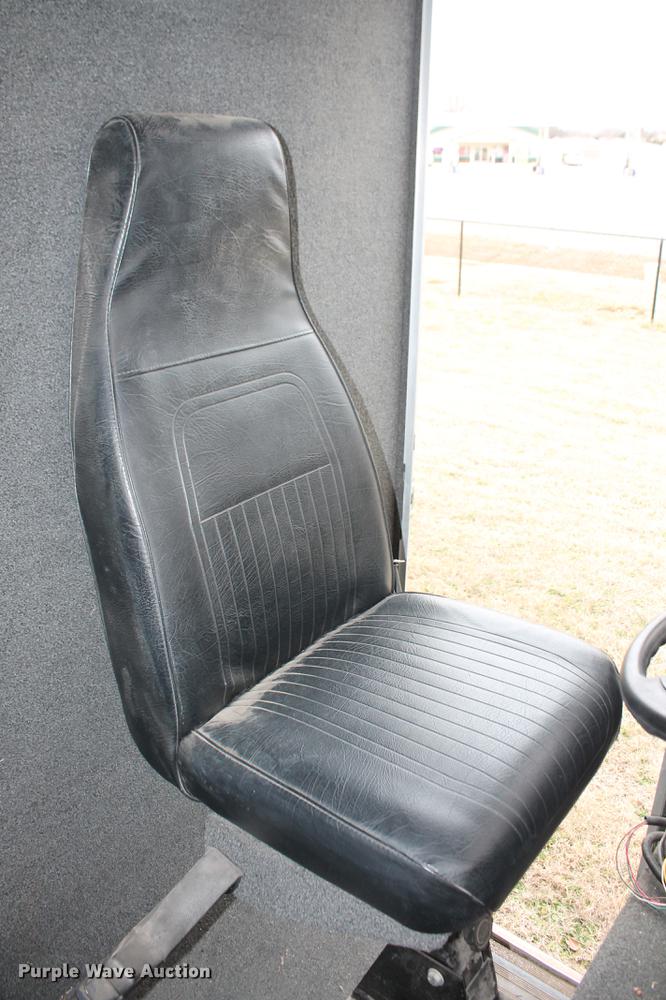 image for item DD1388 1994 International 1652-SC mobile command center