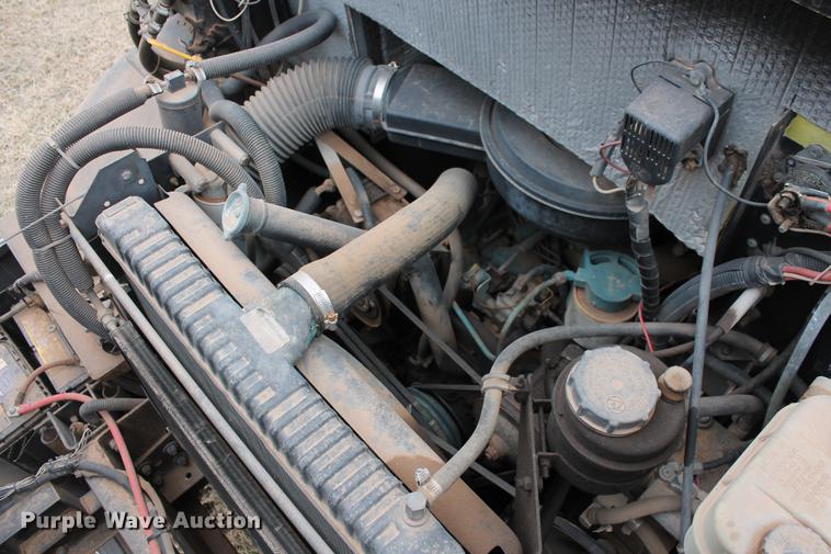 image for item DD1388 1994 International 1652-SC mobile command center