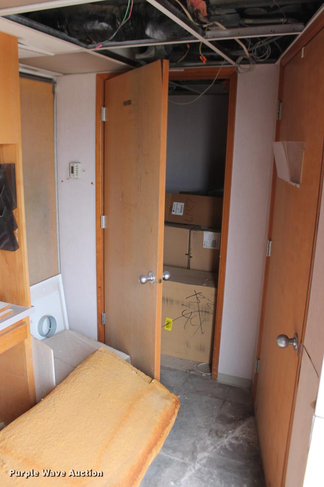 image for item DD1388 1994 International 1652-SC mobile command center