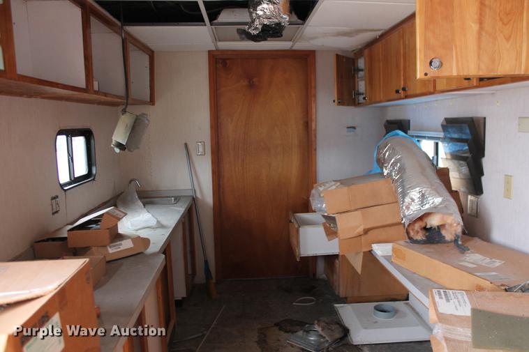 image for item DD1388 1994 International 1652-SC mobile command center