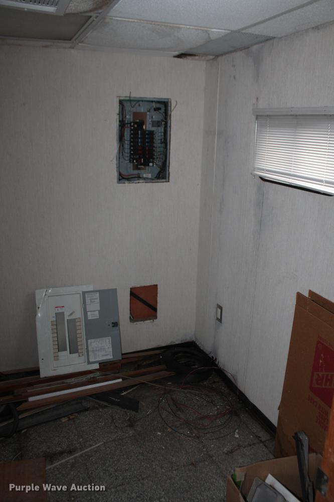 image for item DD1388 1994 International 1652-SC mobile command center