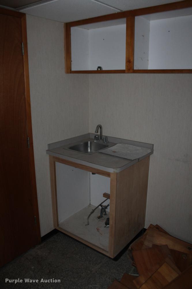 image for item DD1388 1994 International 1652-SC mobile command center