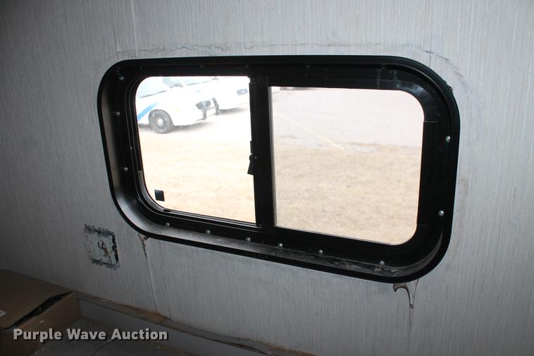 image for item DD1388 1994 International 1652-SC mobile command center