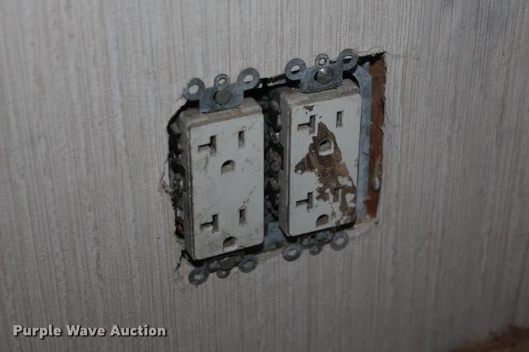 image for item DD1388 1994 International 1652-SC mobile command center