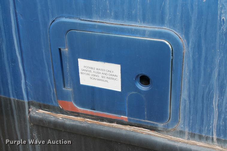 image for item DD1388 1994 International 1652-SC mobile command center