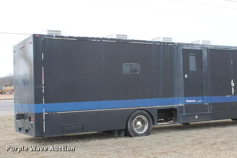 image for item DD1388 1994 International 1652-SC mobile command center