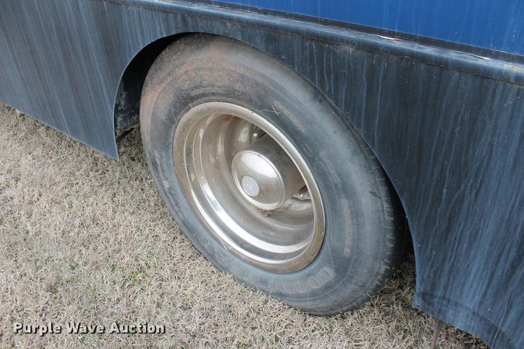 image for item DD1388 1994 International 1652-SC mobile command center