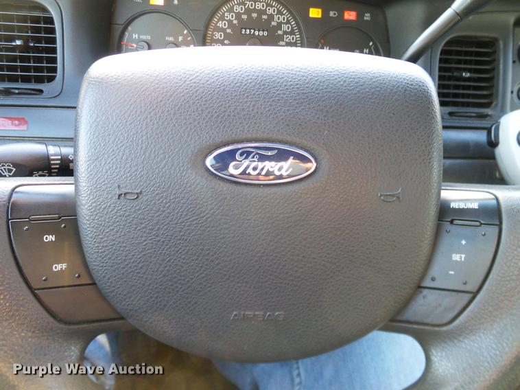 image for item DD1389 2005 Ford Crown Victoria Police Interceptor