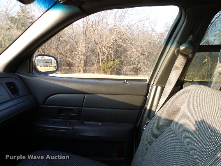 image for item DD1389 2005 Ford Crown Victoria Police Interceptor