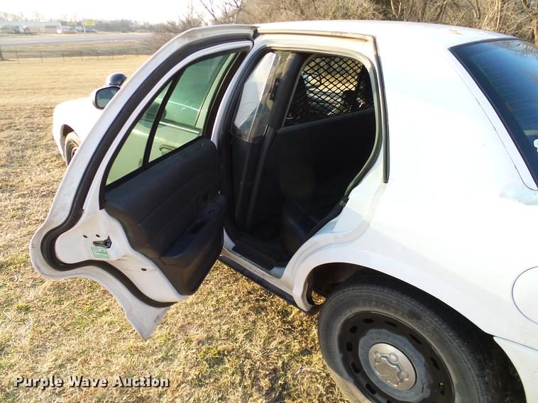 image for item DD1389 2005 Ford Crown Victoria Police Interceptor